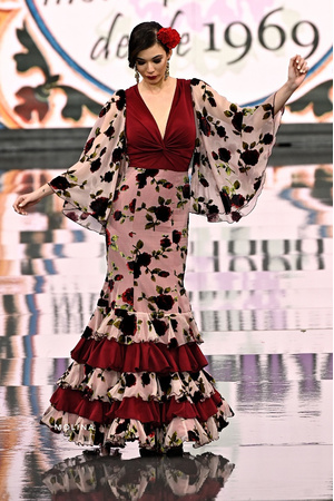 posición Canberra Teoría básica Tienda de Moda Flamenca y Vestuario Flamenco Online: Vestidos, Batas de  Cola, Faldas y Accesorios para Ropa Flamenca